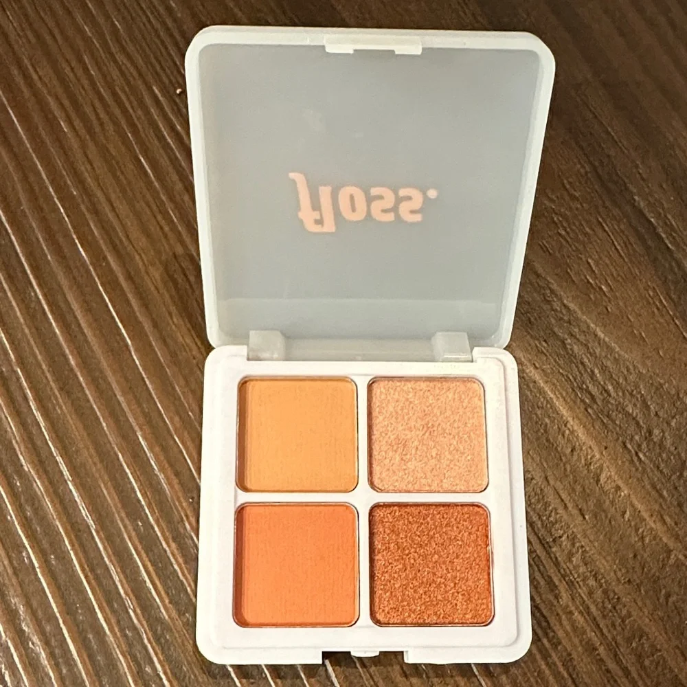 Floss Just Peachy Eyeshadow Squad